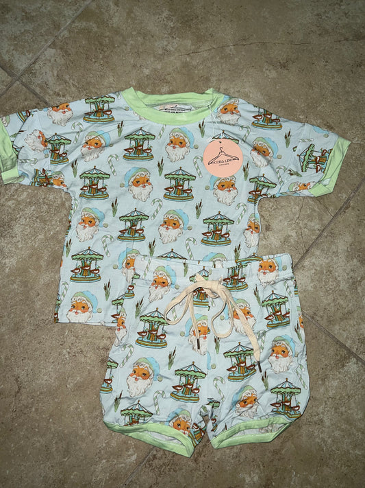 A Mallard Carousel Lounge Set